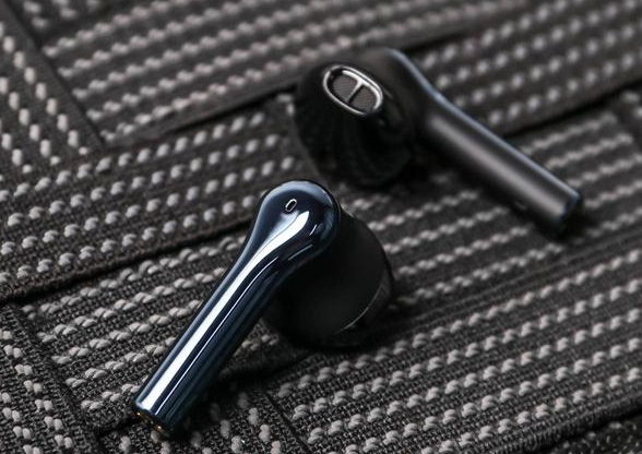 必威2020真无线蓝牙耳机推荐:盘点五款优质性能旗舰(图5) 必威2020真无线蓝牙耳机推荐:盘点五款优质性能旗舰(图5)